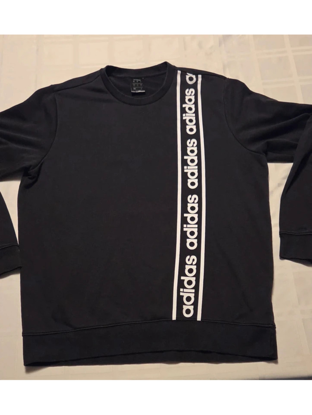 Adidas Men's Crew Sweatshirt  Celebrate the 90s size xl  (model EI5617)